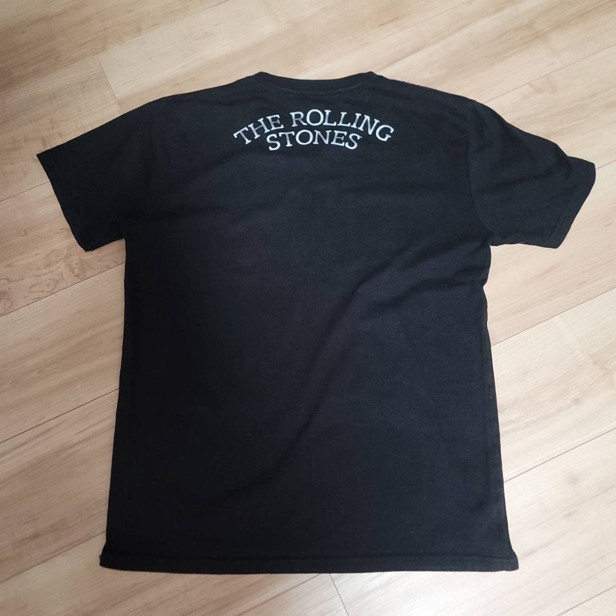 THE ROLLING STONES Vネック Tシャツ 黒 L|Yahoo!フリマ(旧 THE ROLLING STONES Vネック Tシャツ 黒 L|Yahoo!フリマ(旧