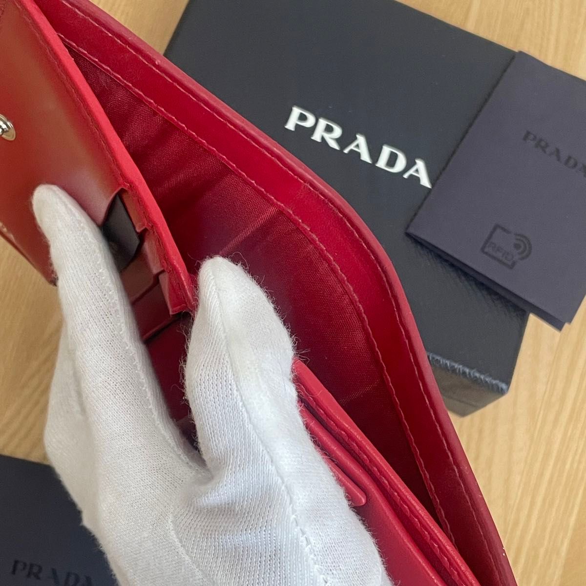 激レア 美品 PRADA プラダ 二つ折り財布 ミニ財布 サフィアーノ 激レア 美品 PRADA プラダ 二つ折り財布 ミニ財布 サフィアーノ