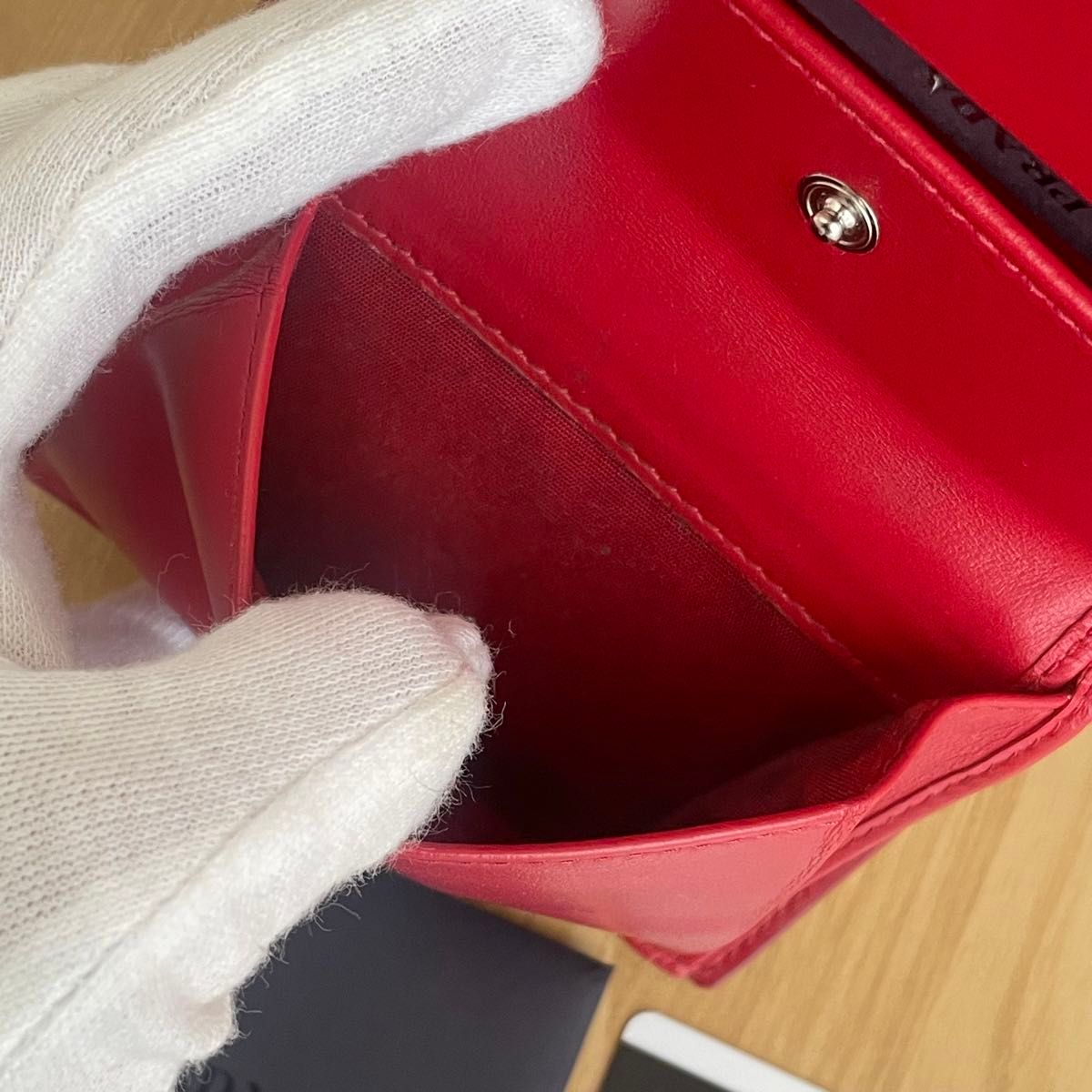 激レア 美品 PRADA プラダ 二つ折り財布 ミニ財布 サフィアーノ 激レア 美品 PRADA プラダ 二つ折り財布 ミニ財布 サフィアーノ