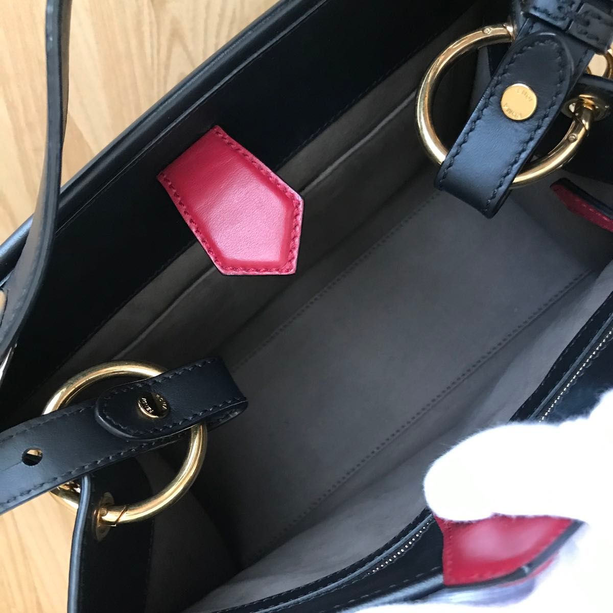 美品 FENDI フェンディ ラナウェイ 2way ショルダーバッグ 美品 FENDI フェンディ ラナウェイ 2way ショルダーバッグ