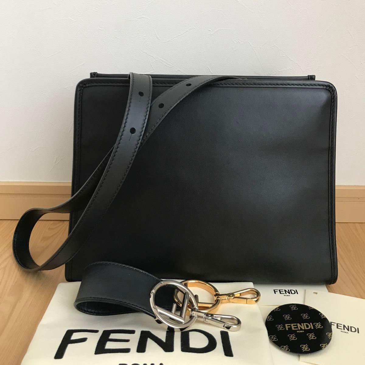 美品 FENDI フェンディ ラナウェイ 2way ショルダーバッグ 美品 FENDI フェンディ ラナウェイ 2way ショルダーバッグ