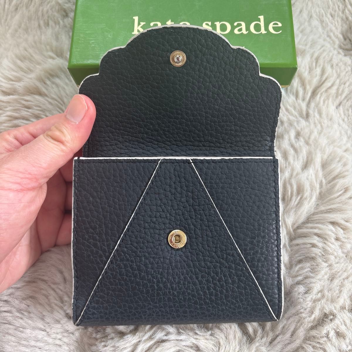 kate spade ケイトスペード レザー 二つ折り財布 ブラック 黒 kate spade ケイトスペード レザー 二つ折り財布 ブラック 黒