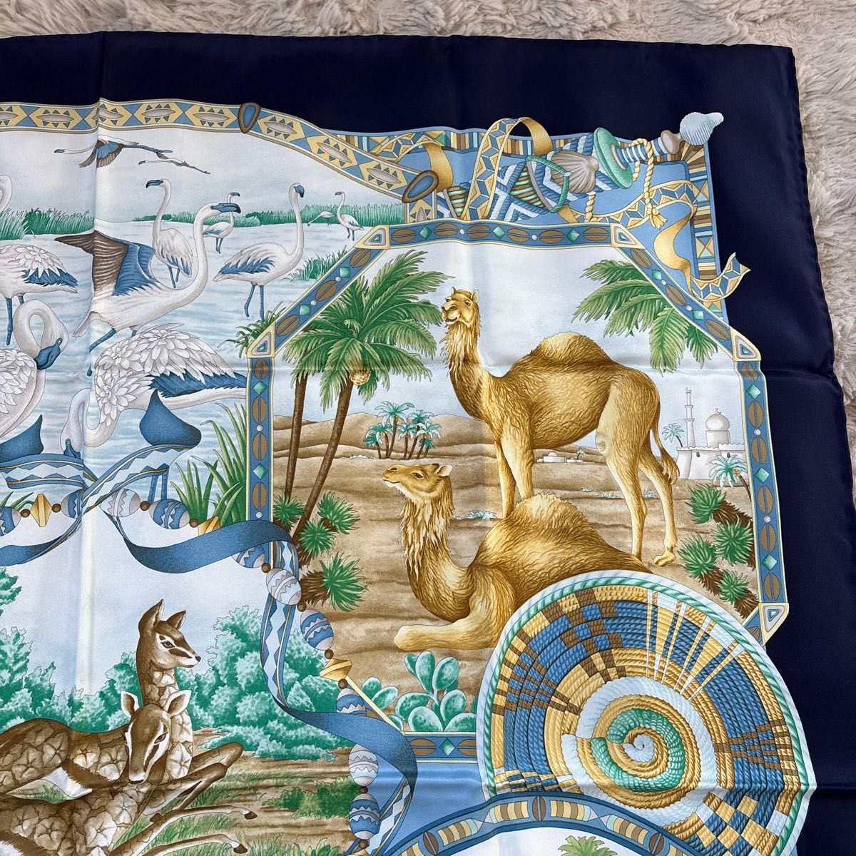 美品 Salvatore Ferragamo サルヴァトーレフェラガモ 大判 美品 Salvatore Ferragamo サルヴァトーレフェラガモ 大判