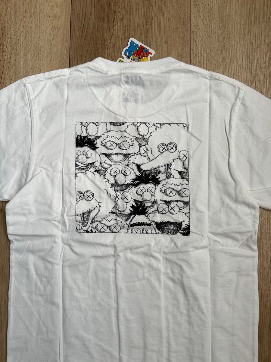 新品】UNIQLO UT × KAWS × SESAME STREET ユニクロ UT×カウズ 新品】UNIQLO UT × KAWS × SESAME STREET ユニクロ UT×カウズ