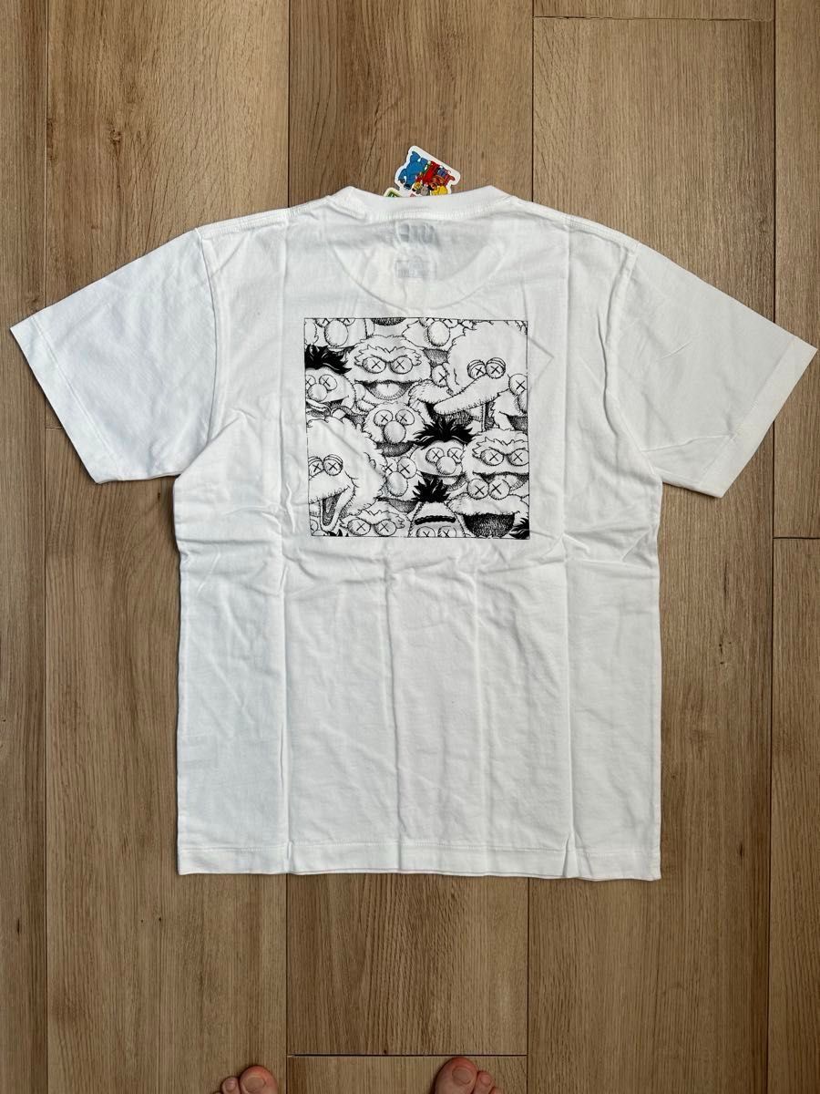新品】UNIQLO UT × KAWS × SESAME STREET ユニクロ UT×カウズ 新品】UNIQLO UT × KAWS × SESAME STREET ユニクロ UT×カウズ