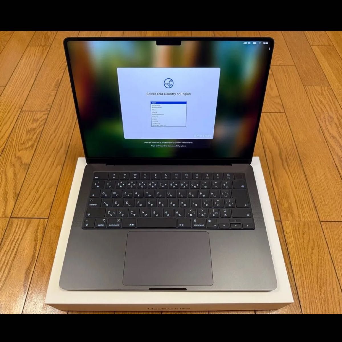 新品同様 MacBook Pro M4 14インチ スペースブラック ベース 新品同様 MacBook Pro M4 14インチ スペースブラック ベース