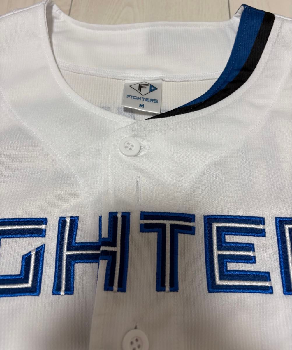 ほぼ新品 定価15670円 #99 レイエス 日本ハムファイターズホーム ほぼ新品 定価15670円 #99 レイエス 日本ハムファイターズホーム