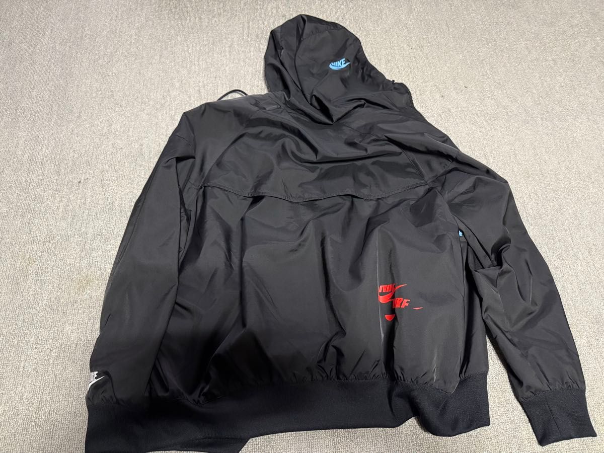 NIKE ナイロンジャケット メンズ ブラック Lサイズ ロゴ入り NIKE ナイロンジャケット メンズ ブラック Lサイズ ロゴ入り