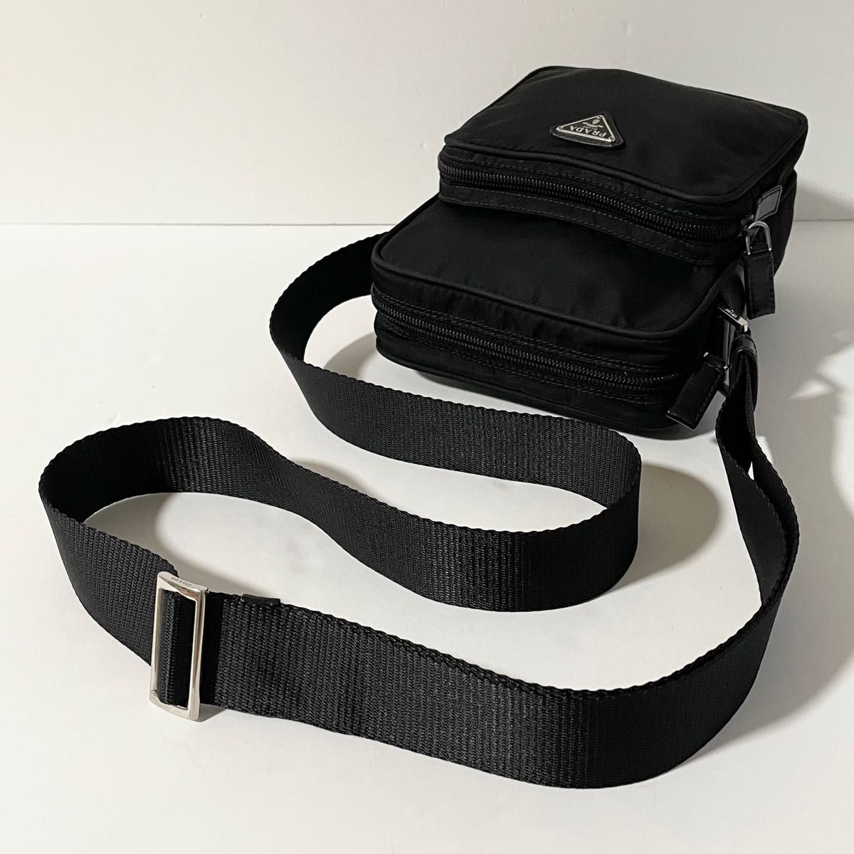 極美品】PRADA プラダ アマゾン型 ショルダーバッグ ナイロン 極美品】PRADA プラダ アマゾン型 ショルダーバッグ ナイロン