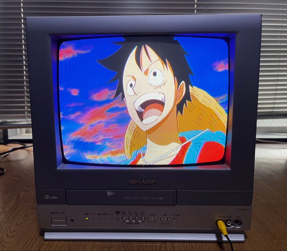 SHARP ブラウン管テレビ兼ビデオデッキ VT-14GH10|Yahoo!フリマ SHARP ブラウン管テレビ兼ビデオデッキ VT-14GH10|Yahoo!フリマ
