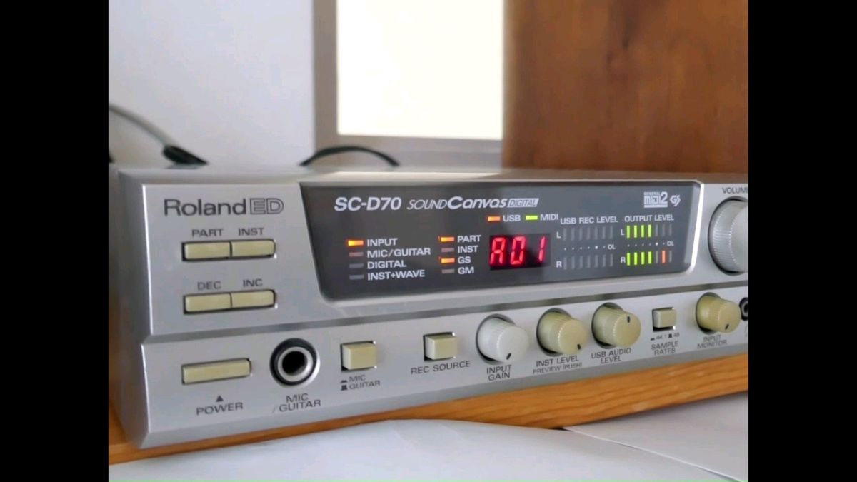 Roland EDIROL ハード 音源 モジュール * SC-D70 * オーディオ インターフェース * 当時のカタログ付 *