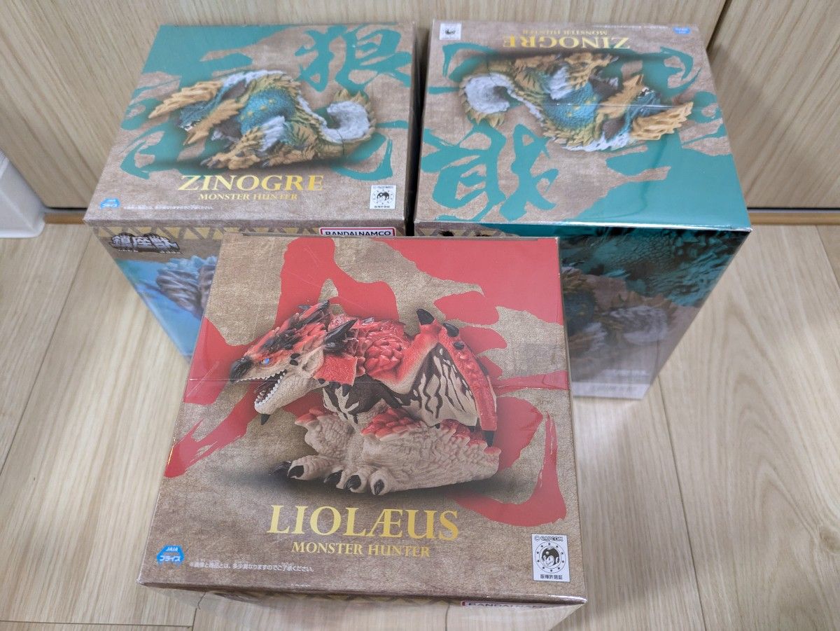 新品・未開封品】モンスターハンター フィギュア 3体セット 新品・未開封品】モンスターハンター フィギュア 3体セット