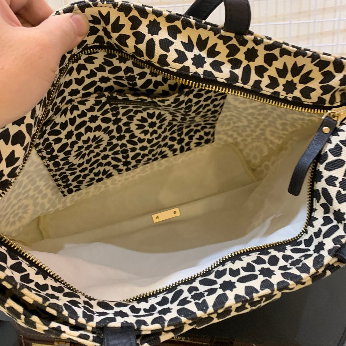 美品】ケイトスペード トートバッグ 肩掛け レザーキャンバス 大 美品】ケイトスペード トートバッグ 肩掛け レザーキャンバス 大