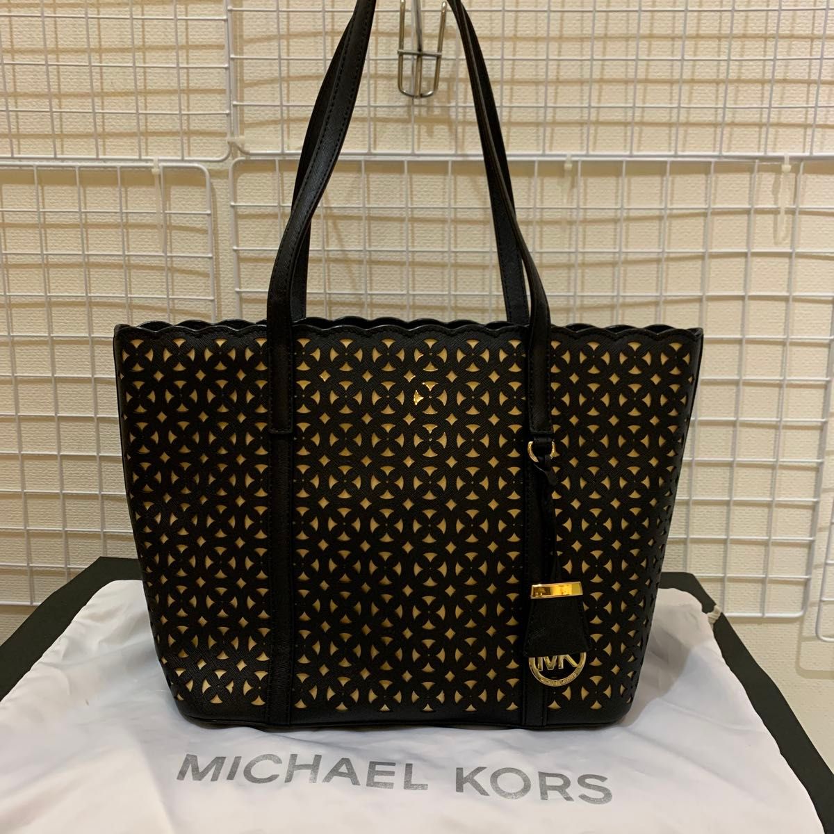 極美品】マイケルコース トートバッグ レザー ブラック 肩掛け 極美品】マイケルコース トートバッグ レザー ブラック 肩掛け