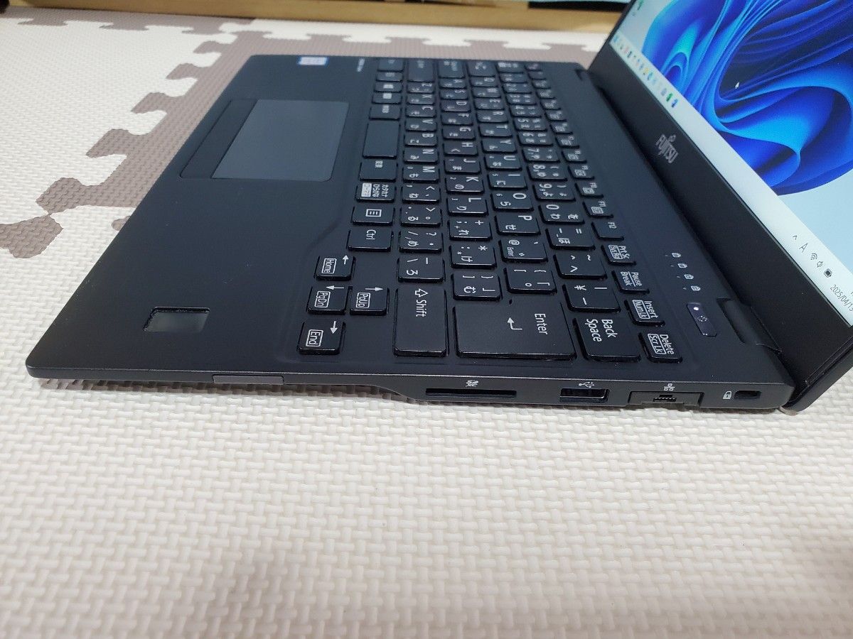 GW値下げ 【超軽量】第8世代CPU 富士通 モバイルノートパソコン GW値下げ 【超軽量】第8世代CPU 富士通 モバイルノートパソコン
