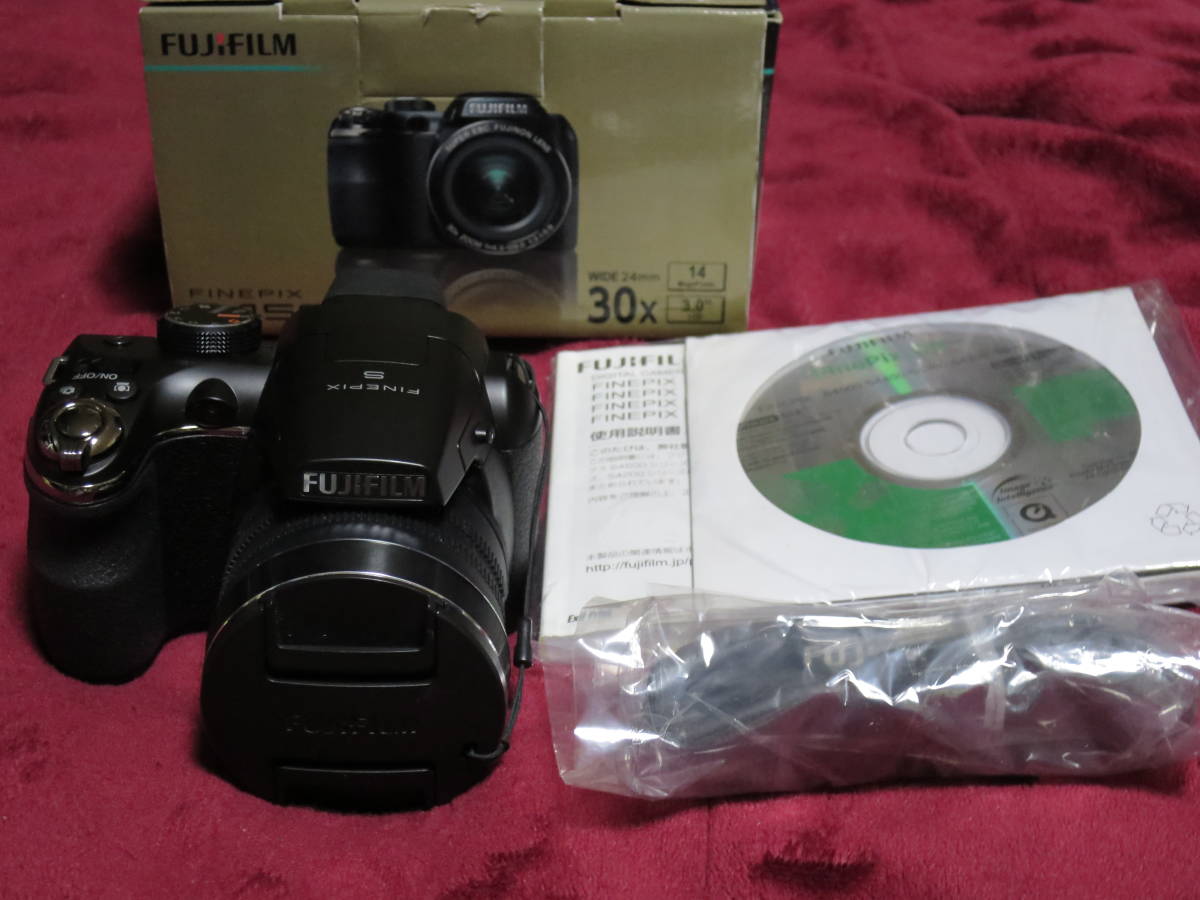 ★超美品！ FUJIFILM デジタルカメラ FinePix S4500★