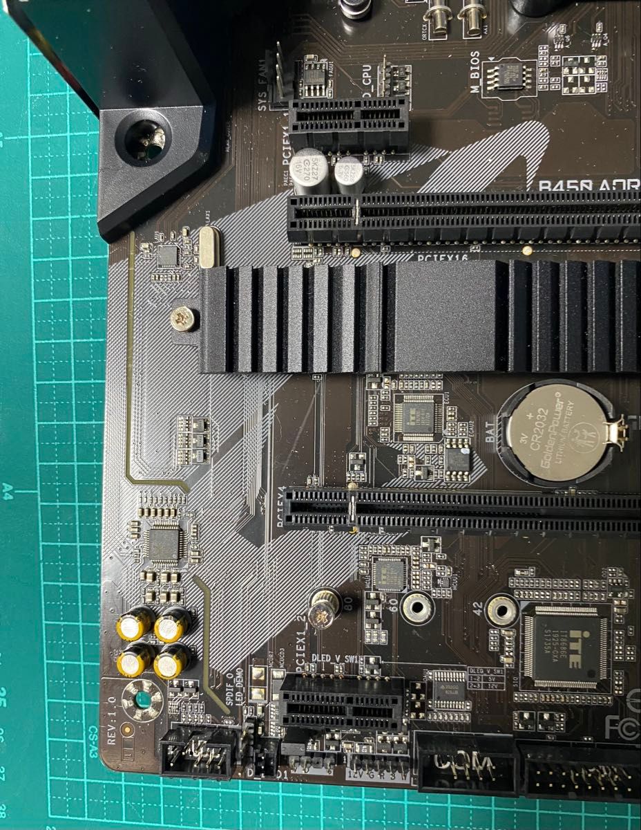 CPUマザーボードメモリーセット5600X+B450 AORUS ELITE +DDR4 CPUマザーボードメモリーセット5600X+B450 AORUS ELITE +DDR4