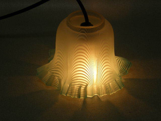 照明 ビクトリアングラス オイルランプ サテングラス かきあげ アンティーク 未使用の画像7