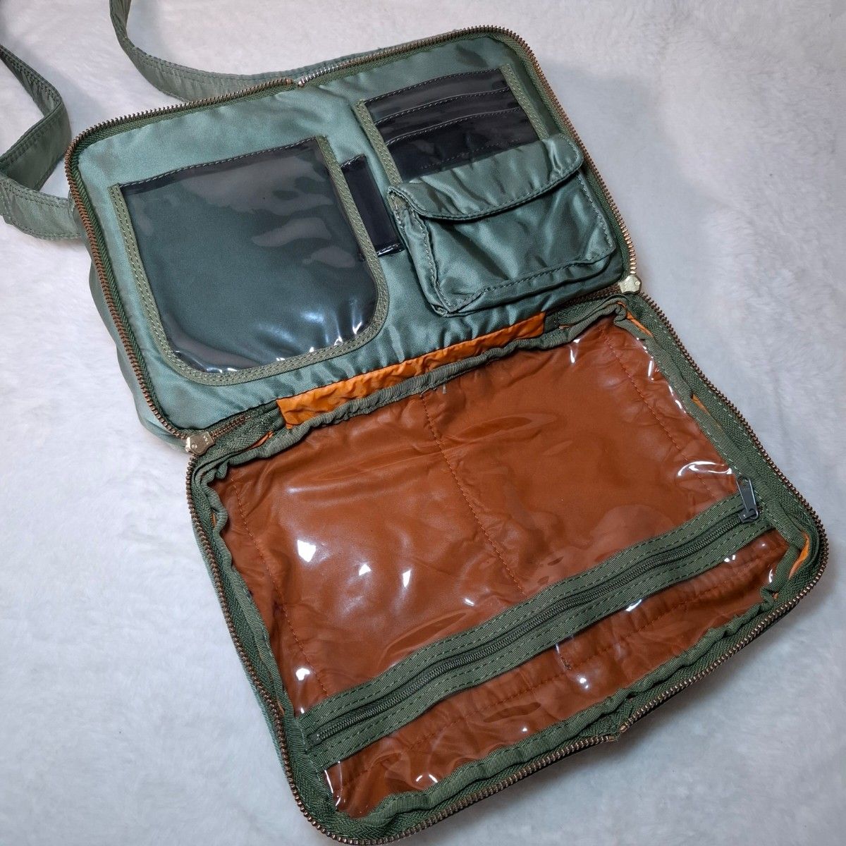 極美品 PORTER ポーター タンカー ショルダーバッグ L 2層 極美品 PORTER ポーター タンカー ショルダーバッグ L 2層