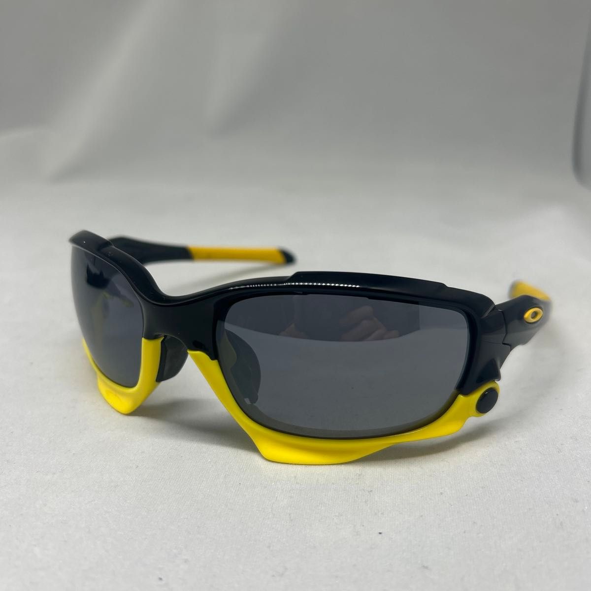 Oakley Jawbone Livestrong オークリージョウボーン リブ Oakley Jawbone Livestrong オークリージョウボーン リブ