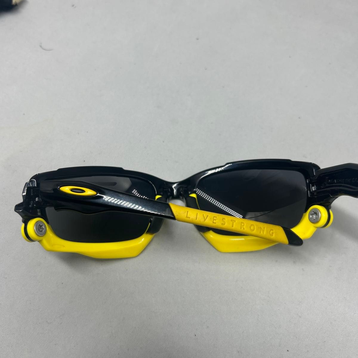 Oakley Jawbone Livestrong オークリージョウボーン リブ Oakley Jawbone Livestrong オークリージョウボーン リブ