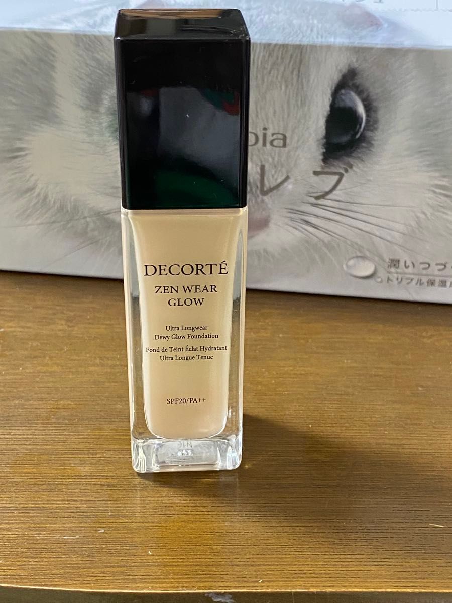 コスメデコルテ ゼンウェア グロウ 30mL SPF20/PA++《N16 コスメデコルテ ゼンウェア グロウ 30mL SPF20/PA++《N16