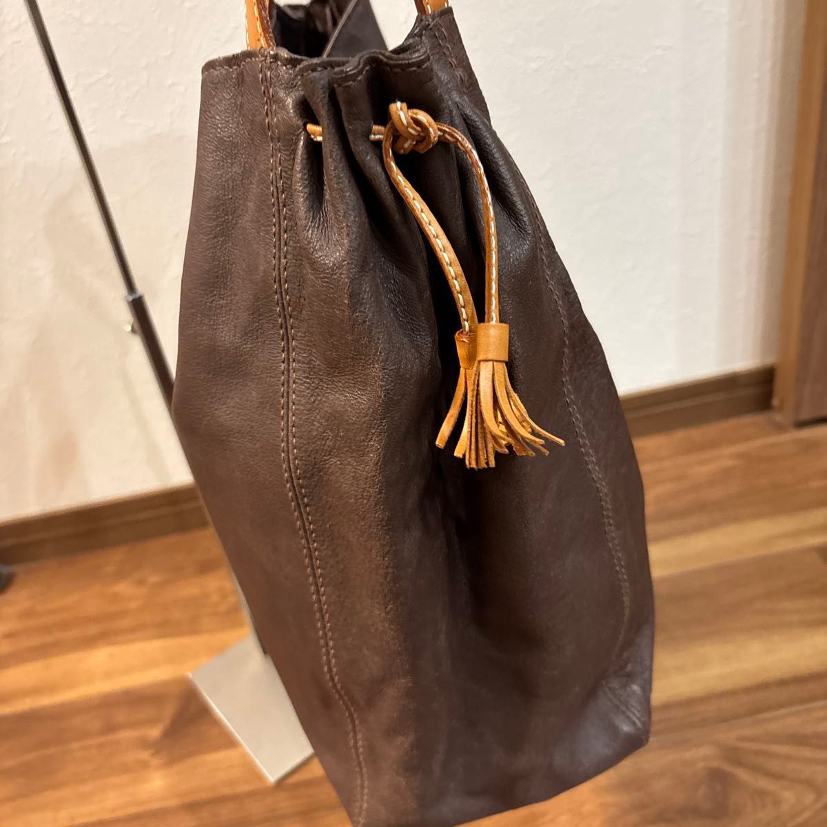 極美品】genten ゲンテン レザー 本革製 トートバッグ A4 近年 極美品】genten ゲンテン レザー 本革製 トートバッグ A4 近年