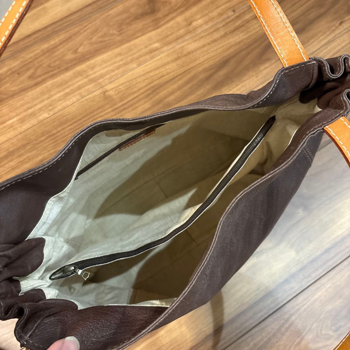 極美品】genten ゲンテン レザー 本革製 トートバッグ A4 近年 極美品】genten ゲンテン レザー 本革製 トートバッグ A4 近年