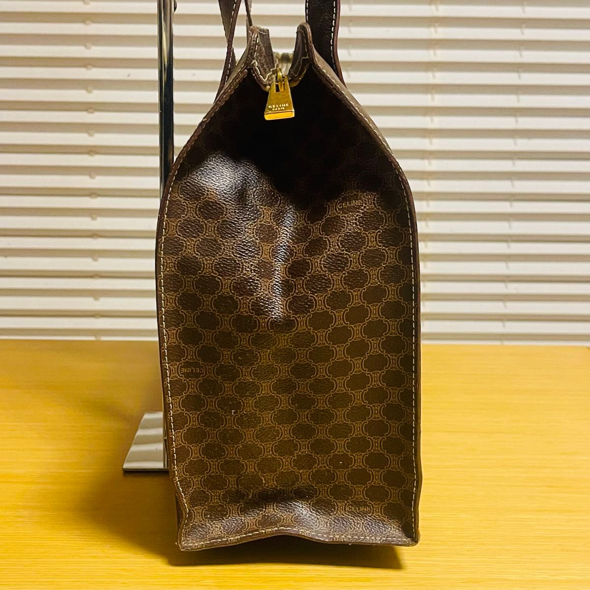 美品】CELINE セリーヌ マカダム柄 トートバッグ 肩掛け A4収納 美品】CELINE セリーヌ マカダム柄 トートバッグ 肩掛け A4収納