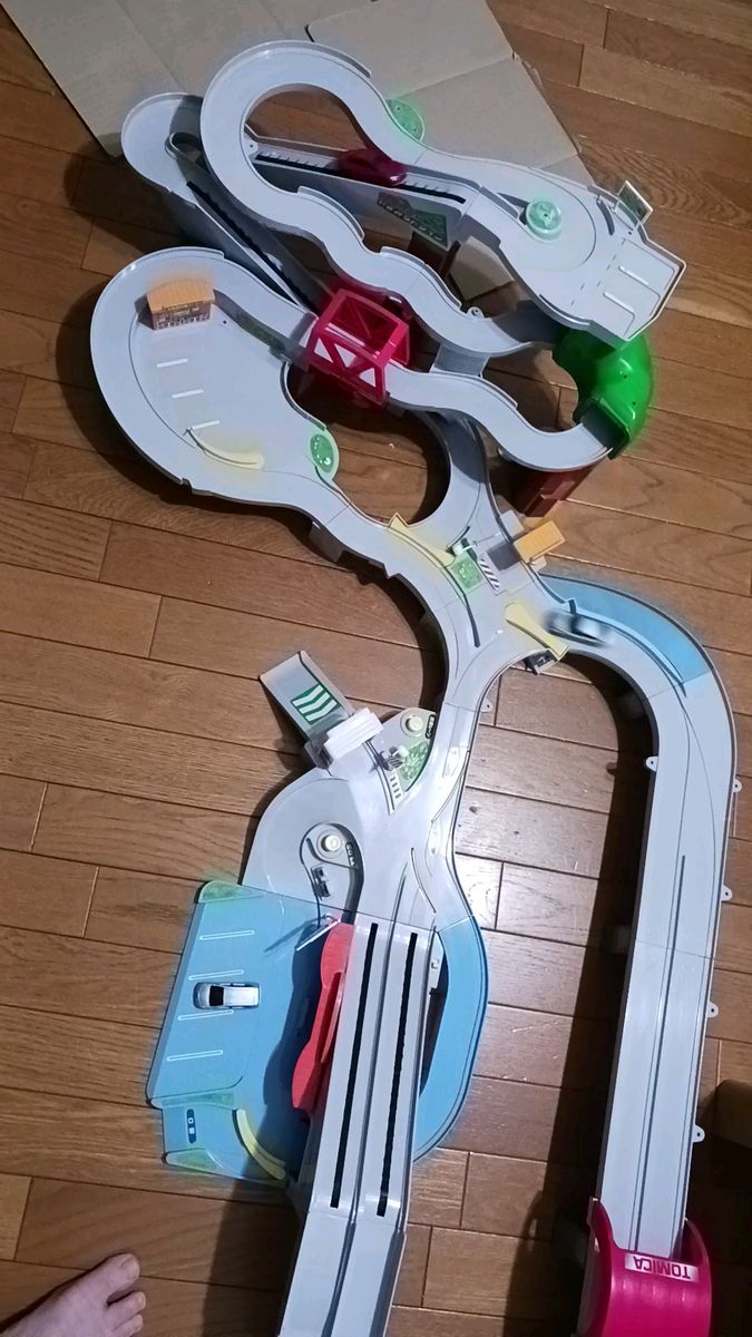 TOMY「高速道路にぎやかドライブ」と「トミカ峠やまみちドライブ」二つセット