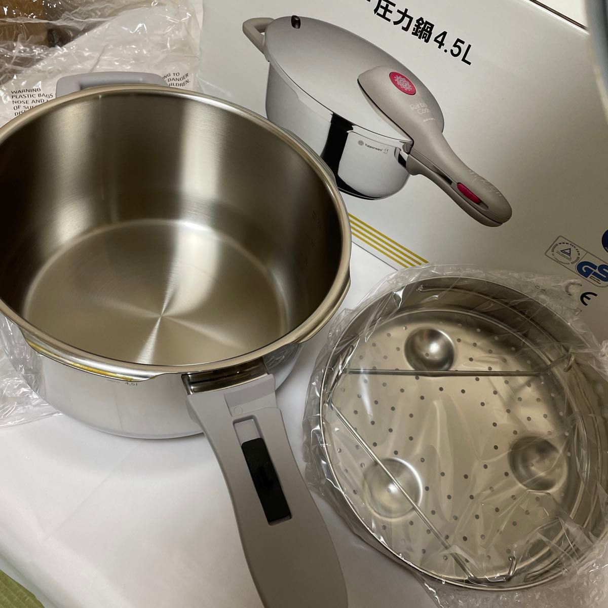 新品未使用】タッパーウェア レインボークッカー圧力鍋 4 5 新品未使用】タッパーウェア レインボークッカー圧力鍋 4 5