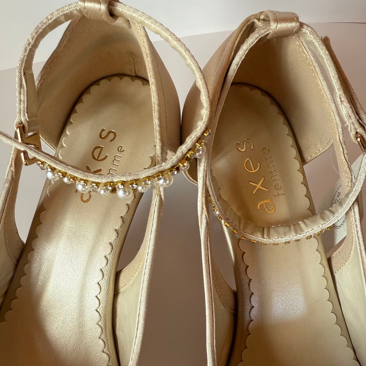 axes femme お花コサージュ付きパンプス Mサイズ ベージュ 新品 axes femme お花コサージュ付きパンプス Mサイズ ベージュ 新品