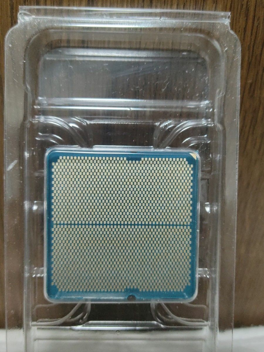新品未使用 AMD Ryzen 7 9800X3D バルク品 Socket AM5 CPU 新品未使用 AMD Ryzen 7 9800X3D バルク品 Socket AM5 CPU