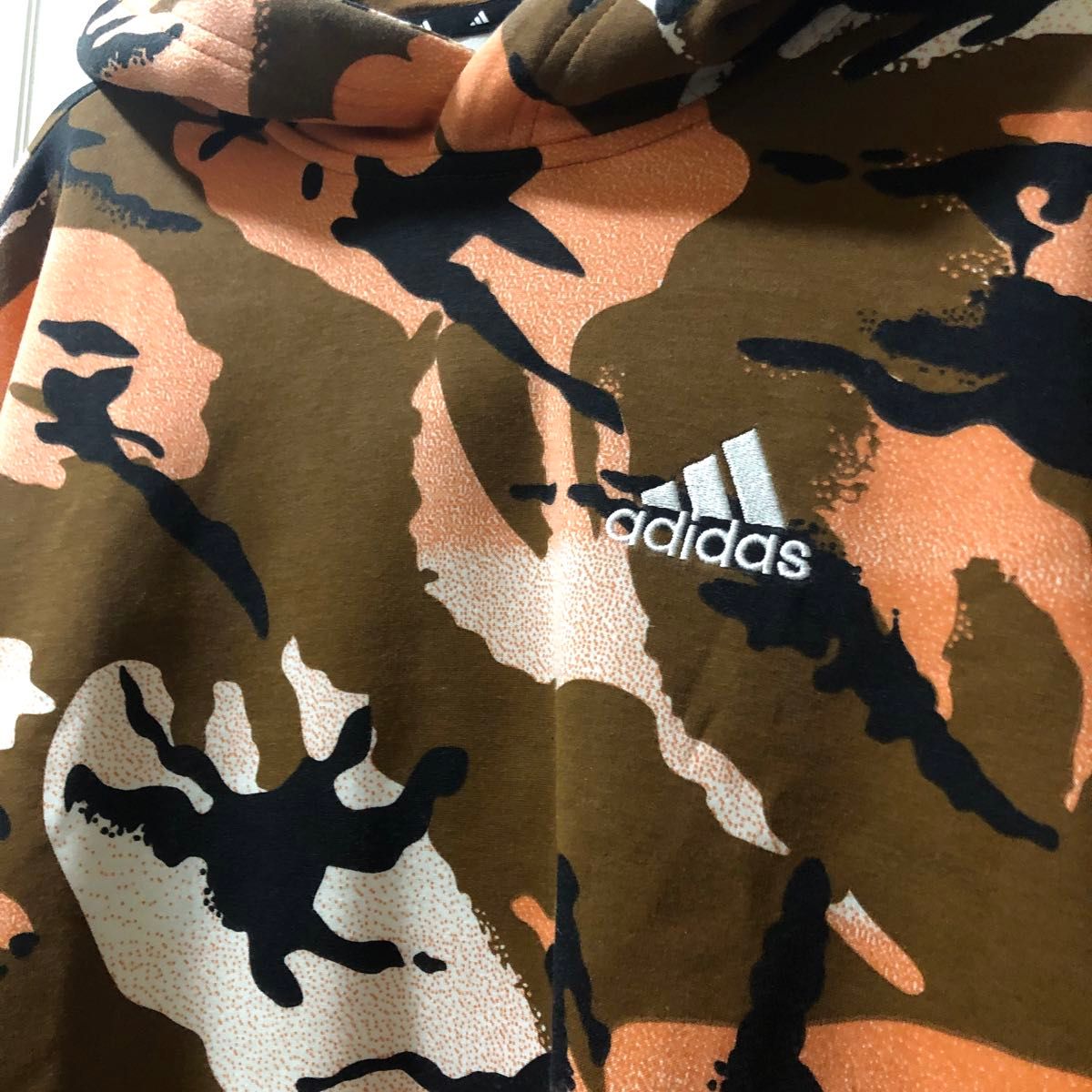 adidas アディダス デザインパーカー カモフラ 迷彩 フーディー adidas アディダス デザインパーカー カモフラ 迷彩 フーディー