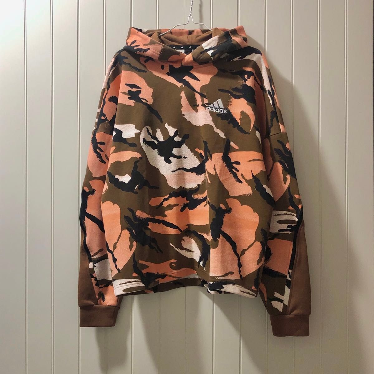 adidas アディダス デザインパーカー カモフラ 迷彩 フーディー adidas アディダス デザインパーカー カモフラ 迷彩 フーディー