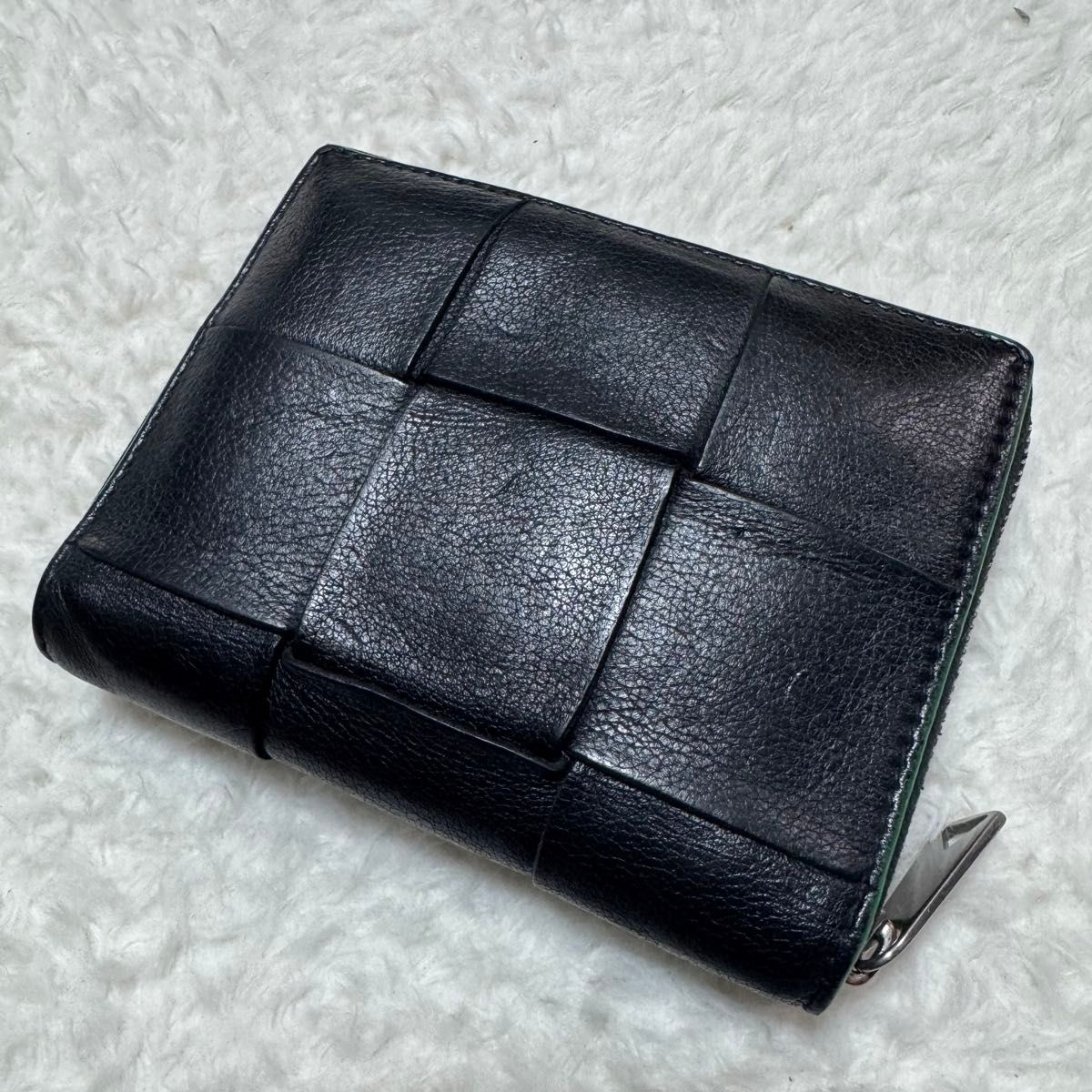 美品 現行】ボッテガヴェネタ 二つ折り財布 カセット ダーク 美品 現行】ボッテガヴェネタ 二つ折り財布 カセット ダーク