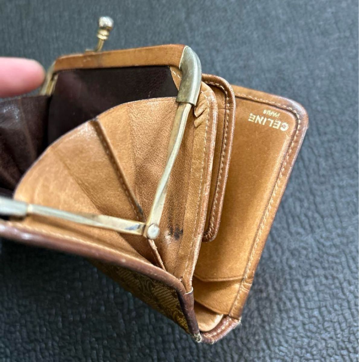 CELINE セリーヌ 二つ折り財布 がま口 マカダム|Yahoo!フリマ CELINE セリーヌ 二つ折り財布 がま口 マカダム|Yahoo!フリマ