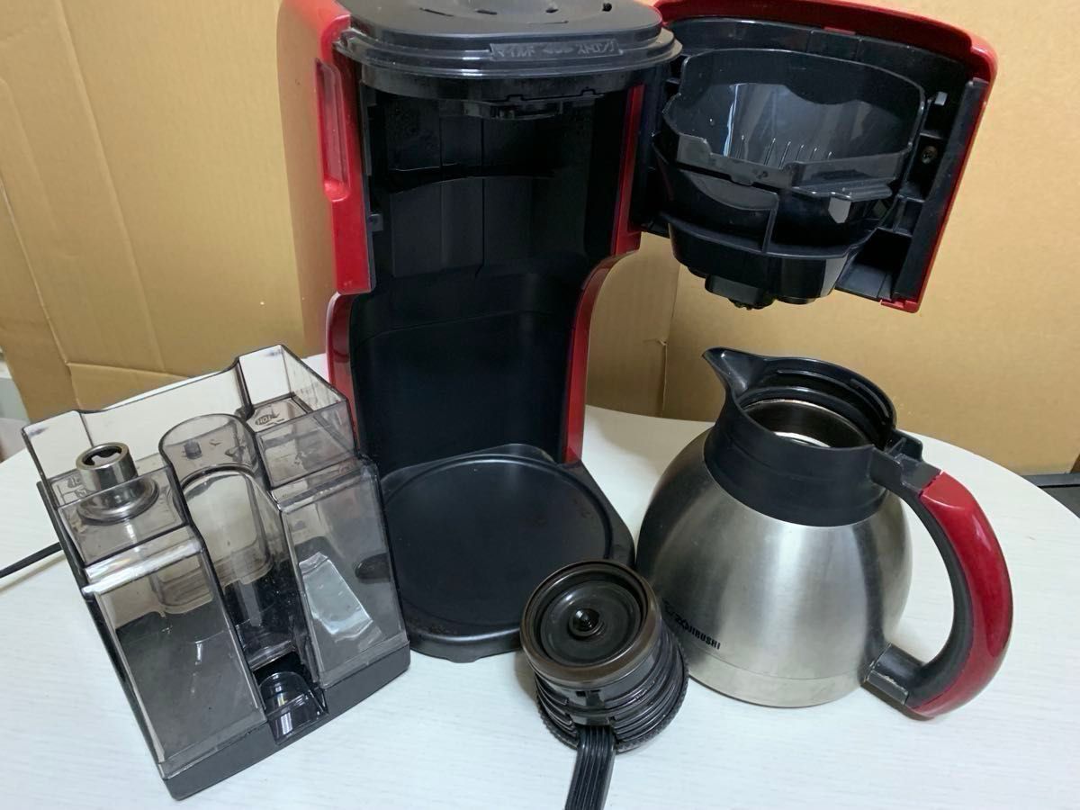 珈琲通 コーヒーメーカー EC-KT50 注 コーヒー粉を入れる 珈琲通 コーヒーメーカー EC-KT50 注 コーヒー粉を入れる