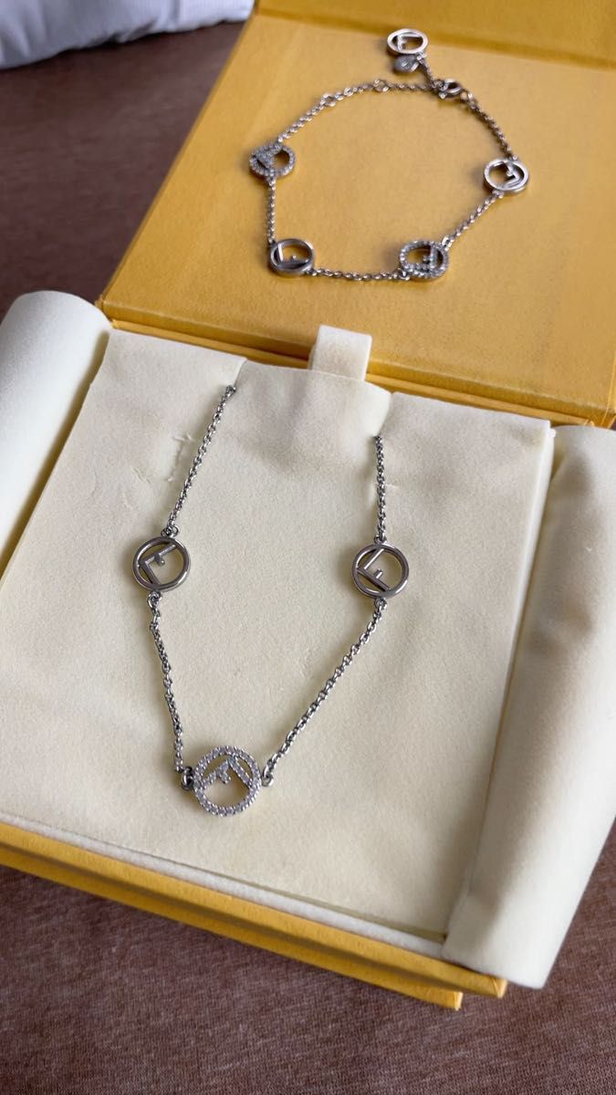 FENDI ネックレス&ブレスレット|Yahoo!フリマ(旧PayPayフリマ) FENDI ネックレス&ブレスレット|Yahoo!フリマ(旧PayPayフリマ)