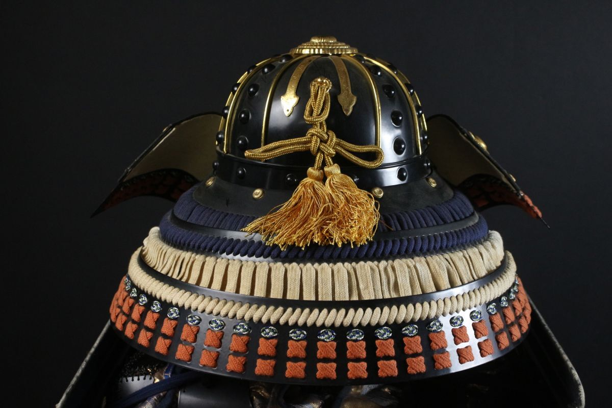 LIG】鉄地 黒胴当世素掛鎧一式 十間筋星兜 鎧櫃 鎧兜 甲冑 [.IE LIG】鉄地 黒胴当世素掛鎧一式 十間筋星兜 鎧櫃 鎧兜 甲冑 [.IE