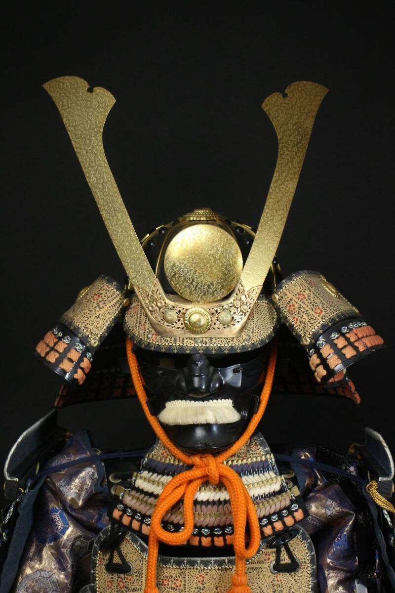 LIG】鉄地 黒胴当世素掛鎧一式 十間筋星兜 鎧櫃 鎧兜 甲冑 [.IE LIG】鉄地 黒胴当世素掛鎧一式 十間筋星兜 鎧櫃 鎧兜 甲冑 [.IE