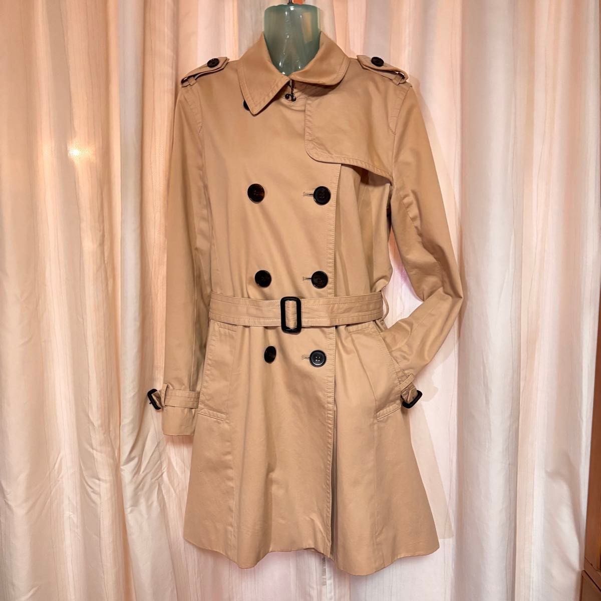 GAP ベージュ ダブルブレスト トレンチコート Mサイズ 春 秋 冬 GAP ベージュ ダブルブレスト トレンチコート Mサイズ 春 秋 冬