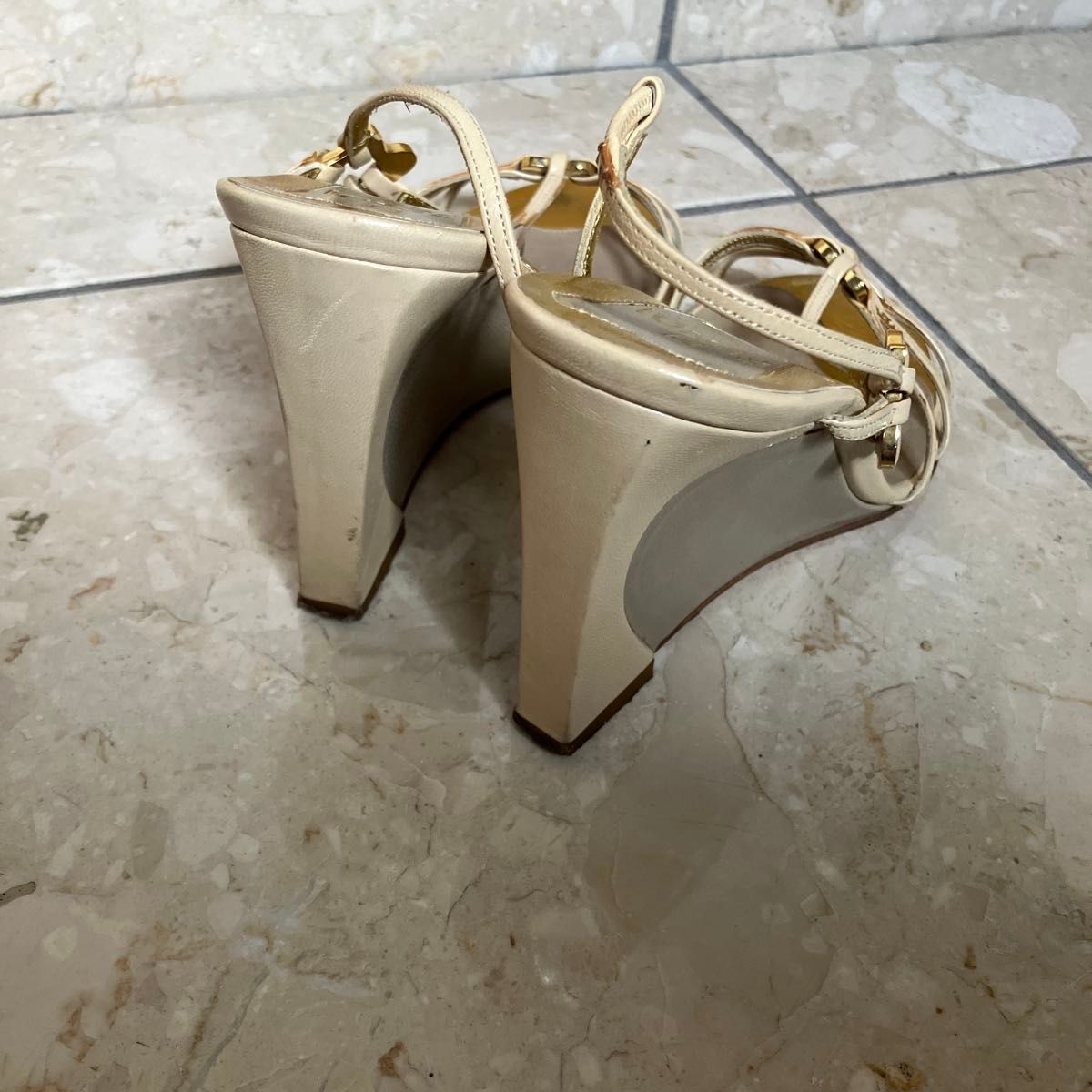 FENDI ウェッジソールサンダル|Yahoo!フリマ(旧PayPayフリマ) FENDI ウェッジソールサンダル|Yahoo!フリマ(旧PayPayフリマ)