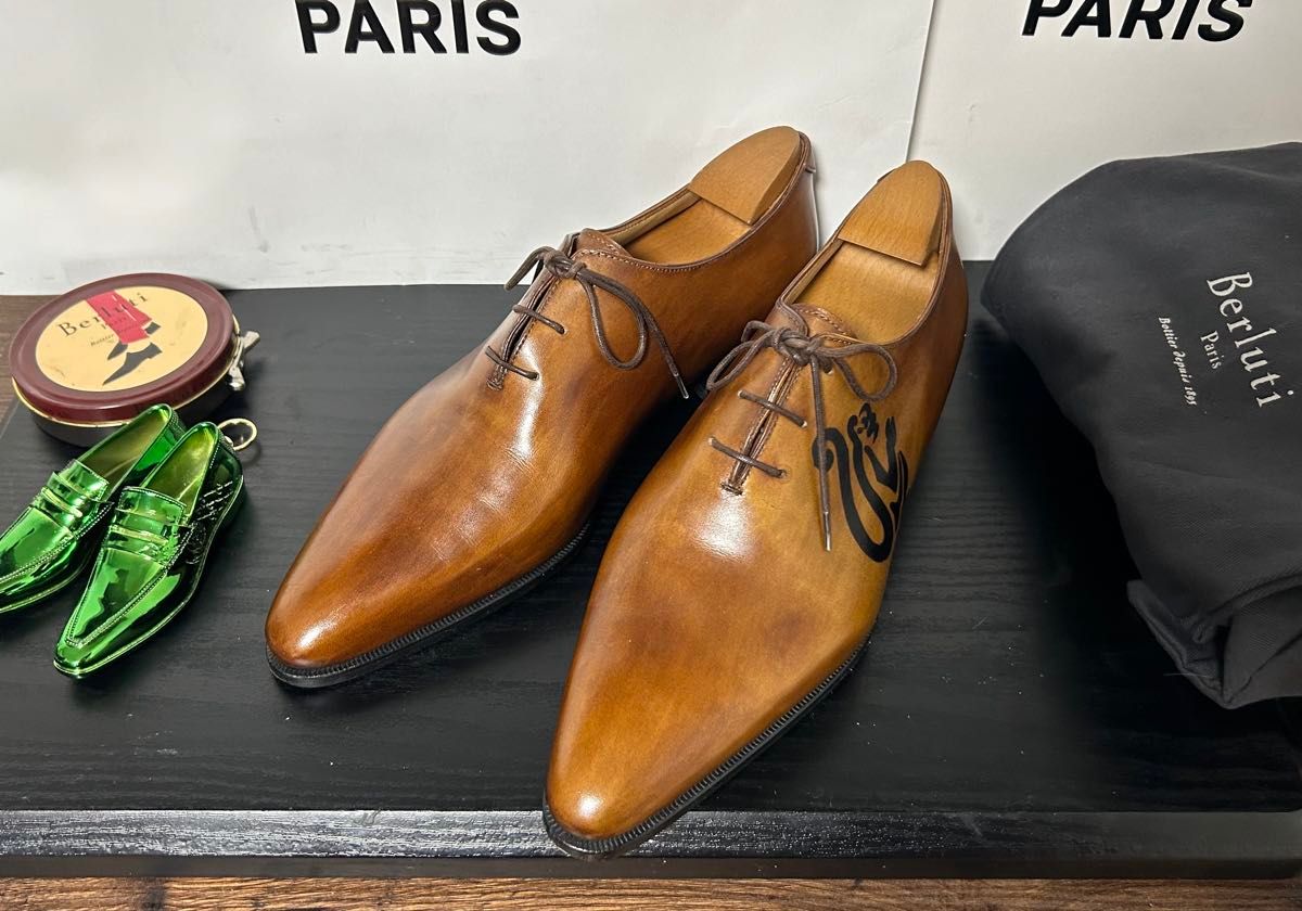 極美品 BERLUTI タトゥーコレクション サル ブラウン パティーヌ 極美品 BERLUTI タトゥーコレクション サル ブラウン パティーヌ