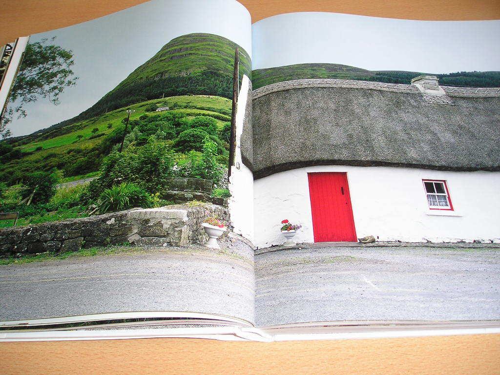 洋書・Living in ストア the Countryside・Taschen社版 欧州の素敵なカントリーハウスの 洋書・Living in ストア the Countryside・Taschen社版 欧州の素敵なカントリーハウスの