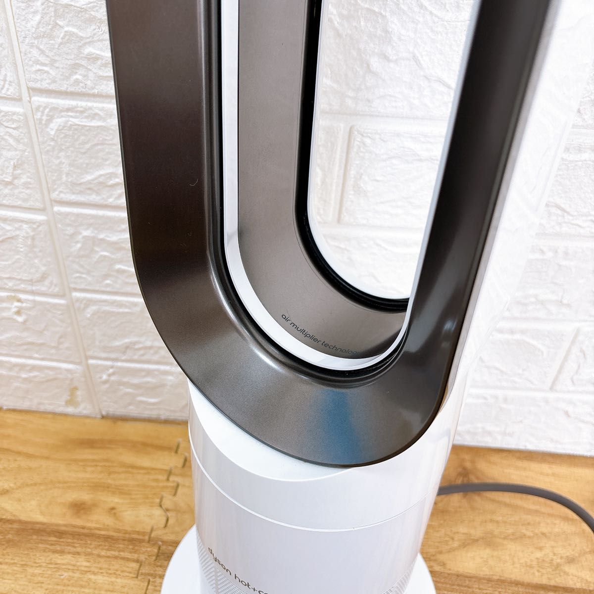 美品 2019年製 ダイソン Dyson AM09 ファンヒーター ホット 美品 2019年製 ダイソン Dyson AM09 ファンヒーター ホット