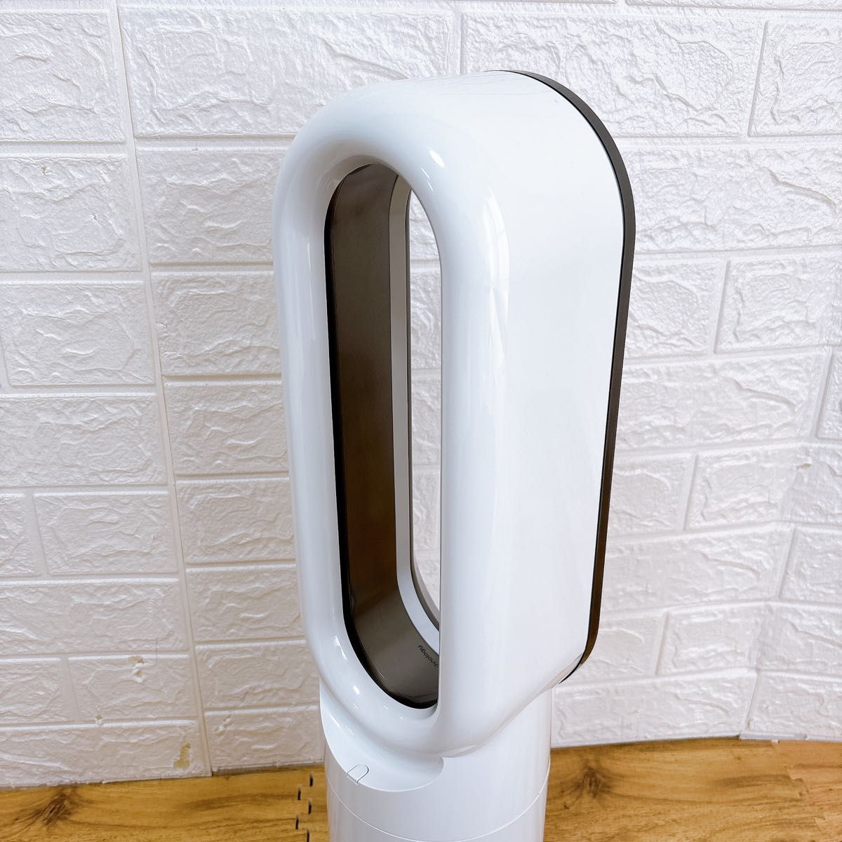 美品 2019年製 ダイソン Dyson AM09 ファンヒーター ホット 美品 2019年製 ダイソン Dyson AM09 ファンヒーター ホット