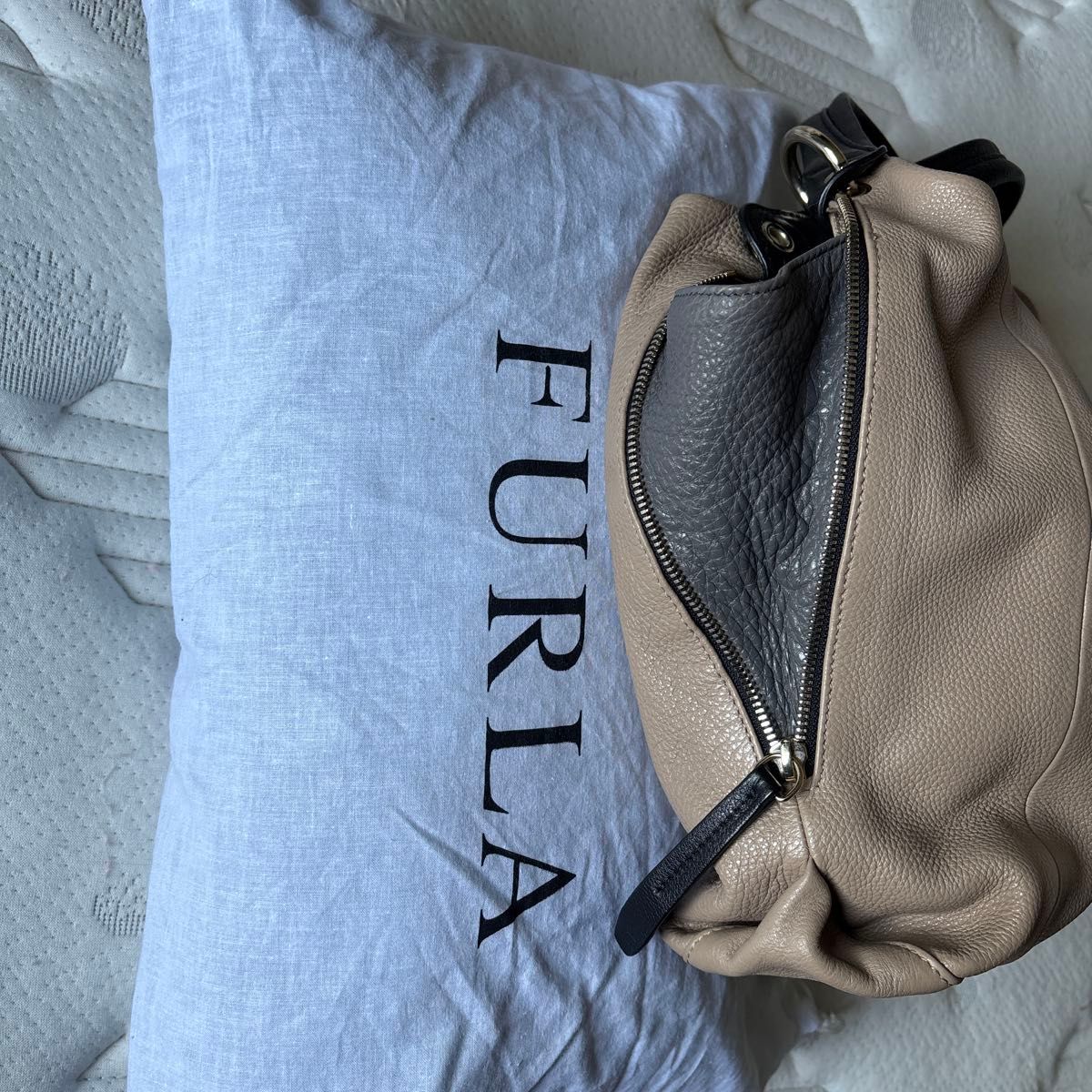 FURLA フルラ トートバッグ レザー グレージュ|Yahoo!フリマ FURLA フルラ トートバッグ レザー グレージュ|Yahoo!フリマ