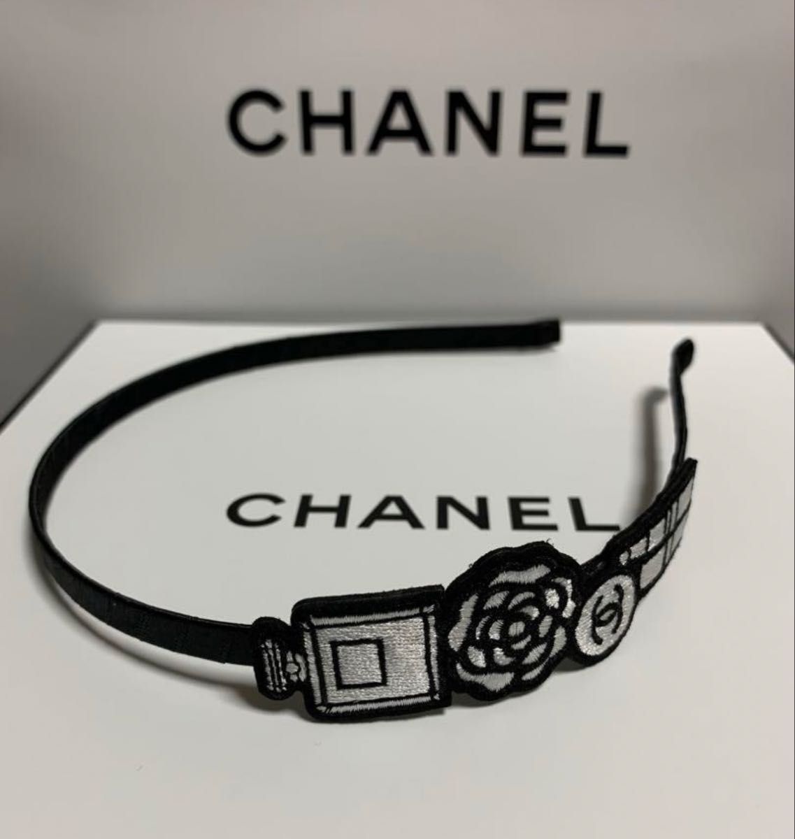 シャネル ノベルティ カチューシャヘアバンド CHANEL ロゴ シャネル ノベルティ カチューシャヘアバンド CHANEL ロゴ