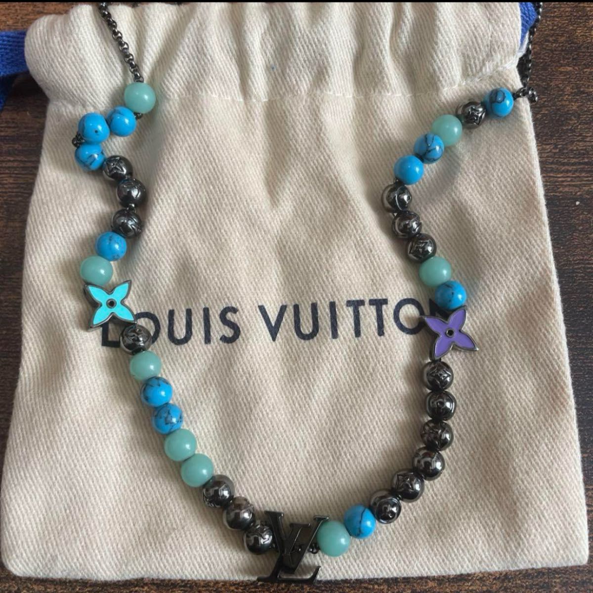 VUITTON ルイヴィトン ネックレス ビーズ ブルー 極美品 希少 VUITTON ルイヴィトン ネックレス ビーズ ブルー 極美品 希少